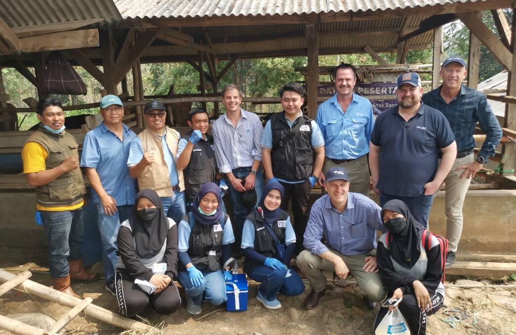 LiveCorp CEO Wayne Collier (centre, back row) has visited the regency of Bandung in Indonesia to meet some of the officials and smallholders involved in a project designed to help protect local cattle from lumpy skin disease. He was accompanied by the Head of IPSI, Pak Didiek Purwanto (third from left, back row) and representatives of the Australian livestock export industry. Picture LiveCorp.