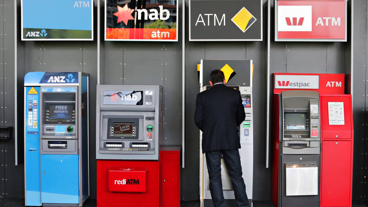 The four big four banks have been asked to put their branch closures on hold while the government investigates their impact.