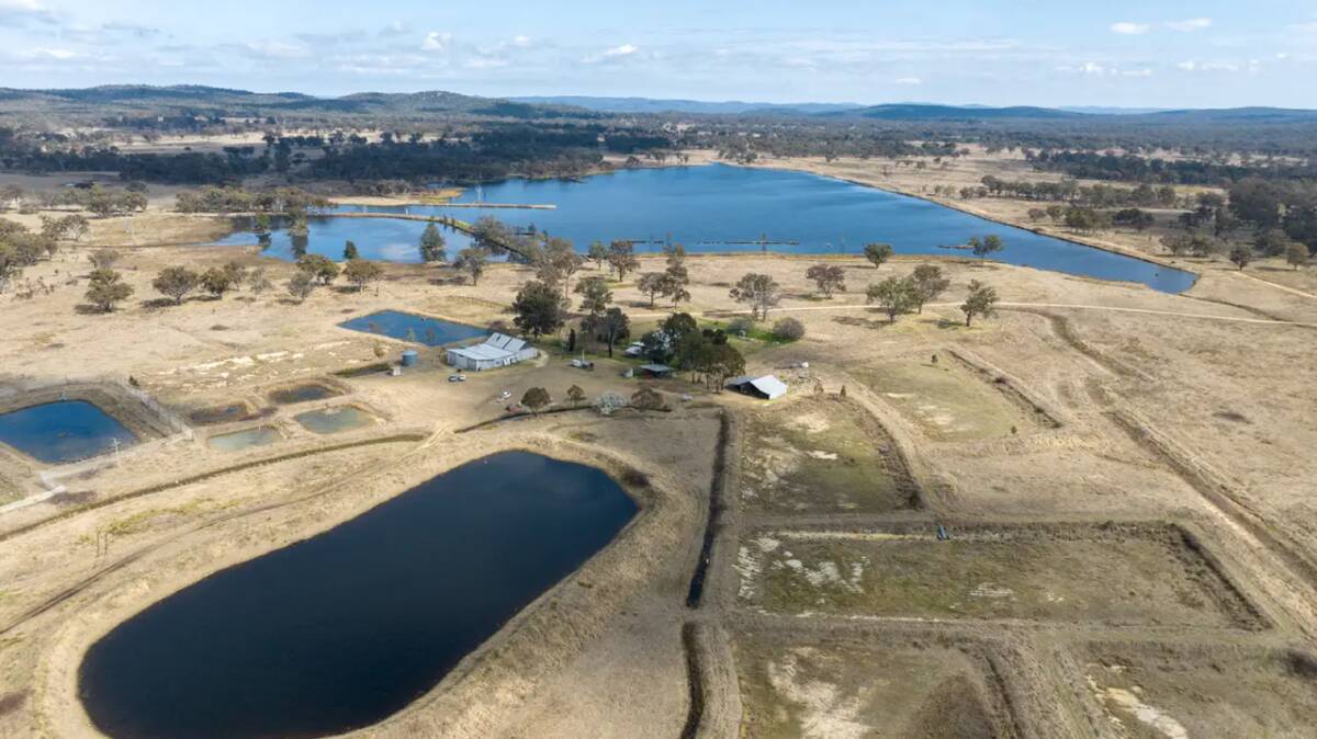 The property features a significant 1500 megalitre storage dam.